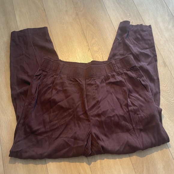 Gap burgundy light weight pants, size 14 - Picture 2 of 4